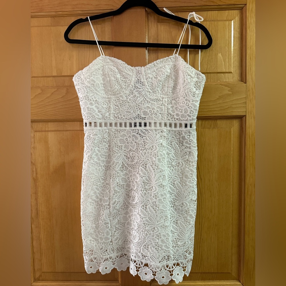 Elegant White Lace Dress
